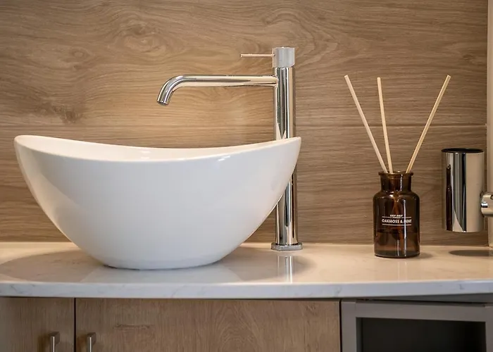 Margiani & Ханья